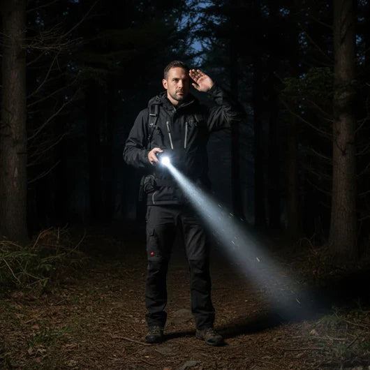 Lumen Pro - tactische zaklamp voor pure helderheid en veiligheid